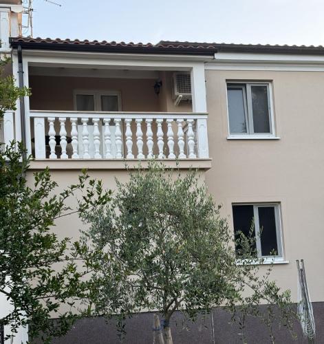 ทัศนียภาพ, Apartment Letica 2 in สเวติ อันตอน