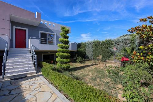 Three-Bedroom Villa image 9