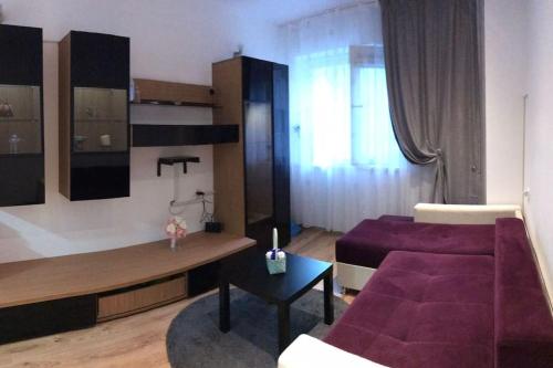Celiza42 room to rent - Tap to explore photos