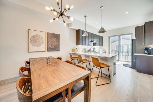 Luxe Silverthorne Home with Rooftop View and Hot Tub! in Silverthorne, USA