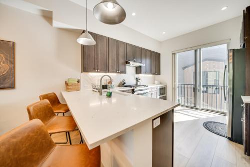 Luxe Silverthorne Home with Rooftop View and Hot Tub! in Silverthorne, USA