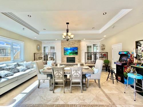 Family Retreat - basketball court & game room in La Mesa, Vereinigte Staaten von Amerika
