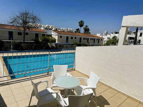 נוף, Green Bungalows Hotel Apartments in איה נאפה