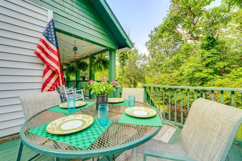 Pet-Friendly Smoky Mountain Getaway with Fire Pit! in Clyde, USA