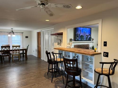 A charm Cape house centrally located close to everything that Cape code offers A charm Cape house centrally located close to everything that Cape code offers