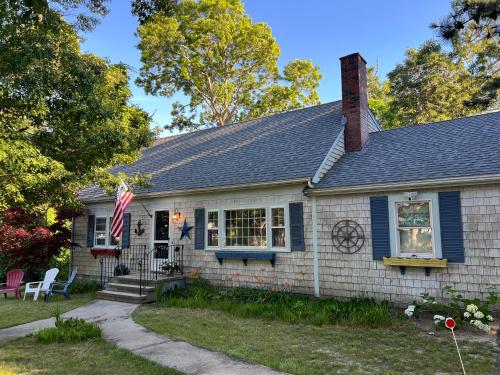 A charm Cape house centrally located close to everything that Cape code offers A charm Cape house centrally located close to everything that Cape code offers