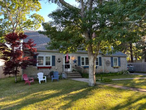 A charm Cape house centrally located close to everything that Cape code offers A charm Cape house centrally located close to everything that Cape code offers