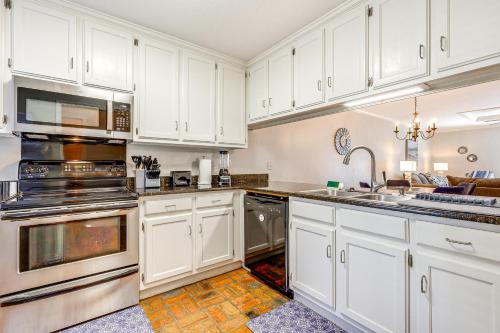 Mobile Townhome Near University of South Alabama! in Winthrop Square