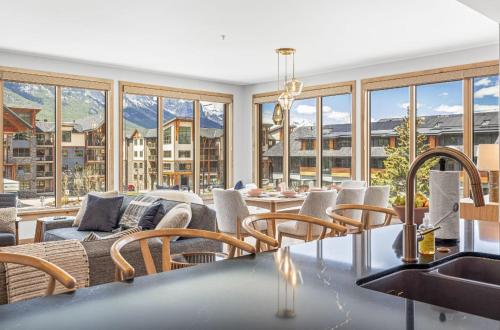Rundle Lux Villa at Timberstone in Canmore (AB)