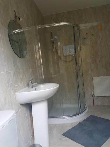 Smithfield area 2 bed apt 15 min walk to Temple Bar