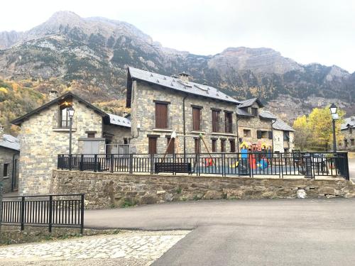 A szálláshely kívülről, Villa Hoz de Jaca in Bubal