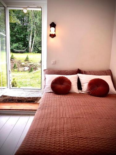 1 double bed, 1 twin bed