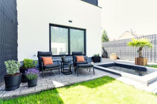 Luxurious Escape - Room LoveSerenity with pool and jacuzzi 3