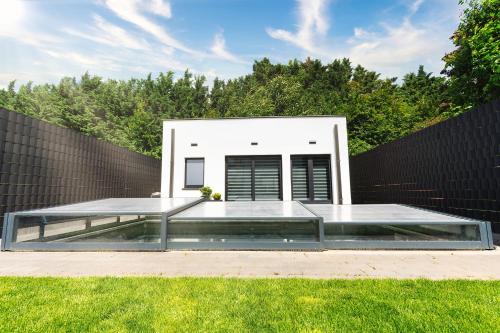 Luxurious Escape - Room LoveSerenity with pool and jacuzzi, Bruselas (foto 4)