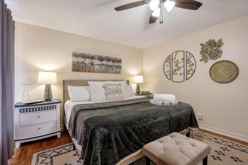 Townhome in PBG, king bed, pergola, BBQ & fire pit in Palm Beach Gardens, USA