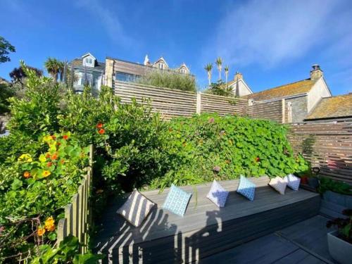 Cornish Cottage in Downalong, St Ives - Tap to explore photos