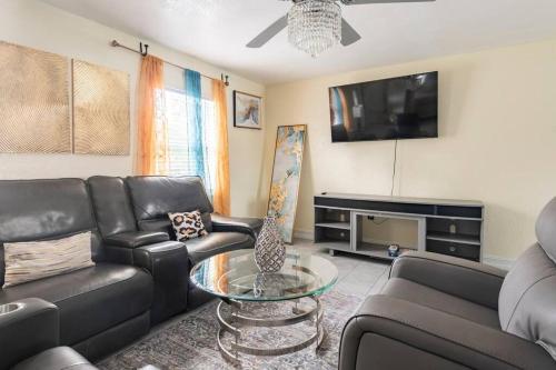 Modern 3Bedroom 2 Bathroom Home Near Universal in Orlando, USA