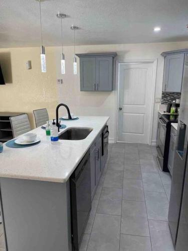 Modern 3Bedroom 2 Bathroom Home Near Universal in Orlando, USA