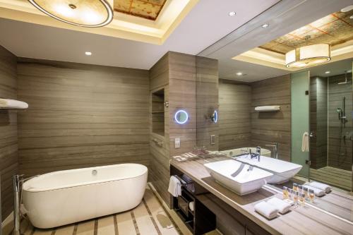 579809927 Crowne Plaza Hefei by IHG