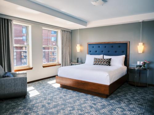 1 queen bed