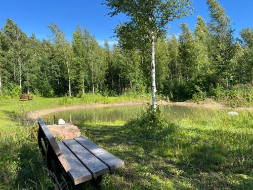 Dārzs, Marika Puhkeküla - Metsanurga Puhkemaja "Barrel Sauna included" (Marika Puhkekula - Metsanurga Puhkemaja "Barrel Sauna included") in Nova Vald