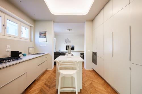 Dream Vatican Holidays - Marine & Vintage Cars - main image