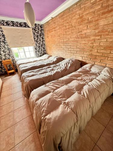4 twin beds