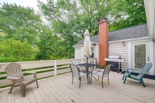 Quiet Cottage Rental in The Plains with Deck and Views in Middleburg, USA