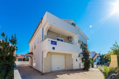 Apartments with parking space Vir - 23221 - image 5