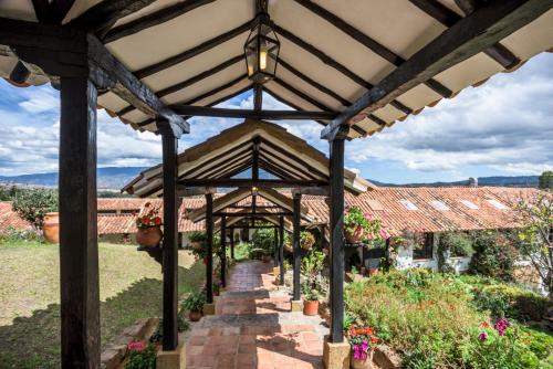 設施, 豪斯派德瑞阿杜若羅會議中心賓館 (Hospederia Centro de Convenciones Duruelo) in 維拉代萊瓦