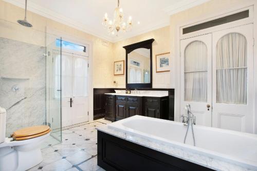 Opulent Paddington IH - image 5