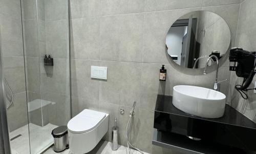 Double Room with Garden View image 4