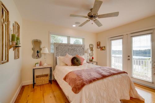 Luxe Spring Hill Home with Patio and Dock! in ฮัตสัน(FL)