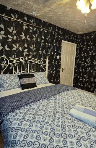 Guestroom, Ritchie Guest House in Wigan