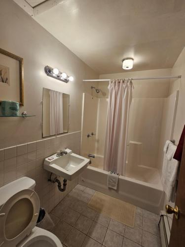Alpenhaus Motel – Queensbury, NY