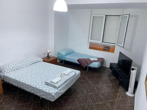 Habitación grande y comoda en piso particular y familiar, Valencie (fotografie 8)