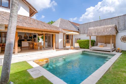 Three-Bedroom Villa image 4