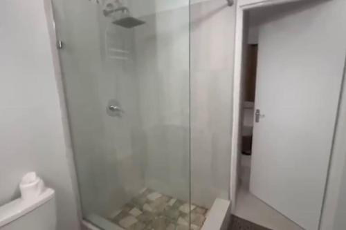 ฝักบัว, Fredrica House in โครินท์