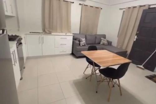 Fredrica House in โครินท์