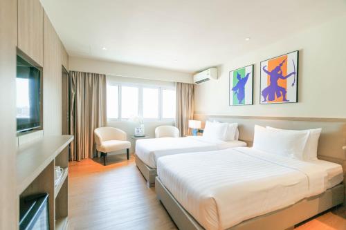 2 twin beds