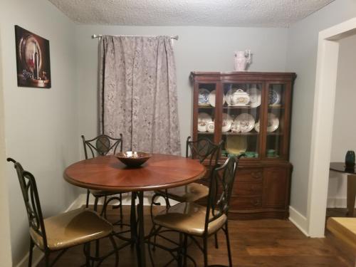 Private Room in Cozy home in Memphis, USA