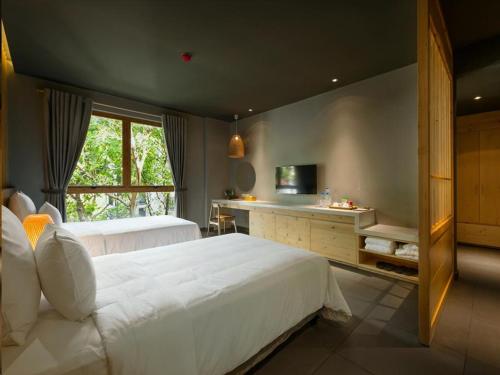 Deluxe Room - Daily Reflexology Treatment and Onsen