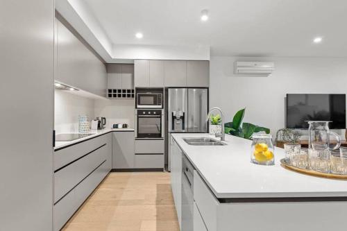 Villa on Newport Lake