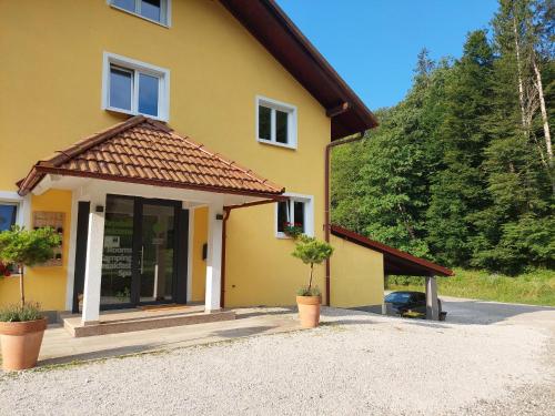 Sissepääs, Zelena Oaza in Zgornja Kungota