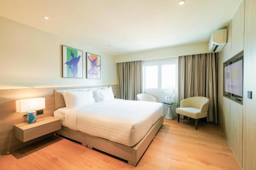 room detail thumbnail 1