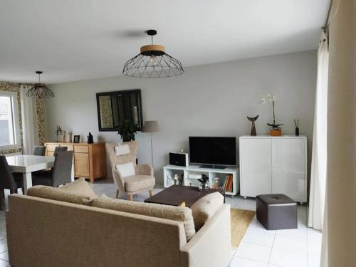 Maison tout confort proche mer commerces a pieds gîte à louer Ambon