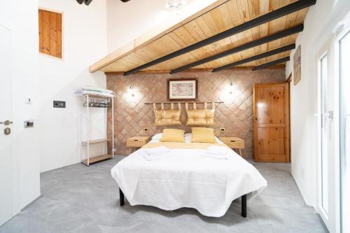VOLCANO'S SUITE - MANDORLO - The First Eco - Chic Suite in Sicily 2
