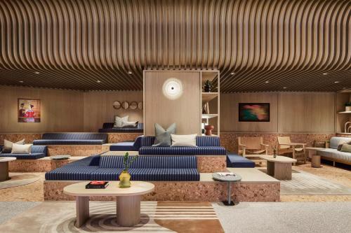 ردهة, Ying'nFlo, Wesley Admiralty, Hong Kong in وانشاى