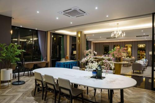 Seastar Hotel and Service Apartment Seastar Hotel and Service Apartment