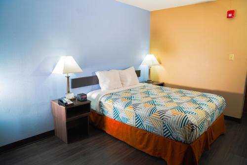 Queen Room - Disability Access - Non-Smoking
